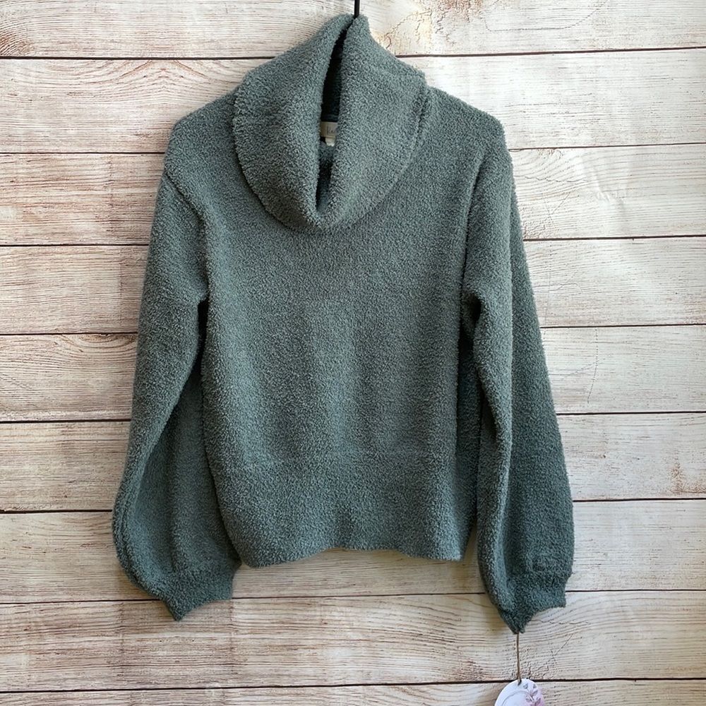 NEW WITH TAGS KAISLEY COWL NECK SWEATER IN GREEN